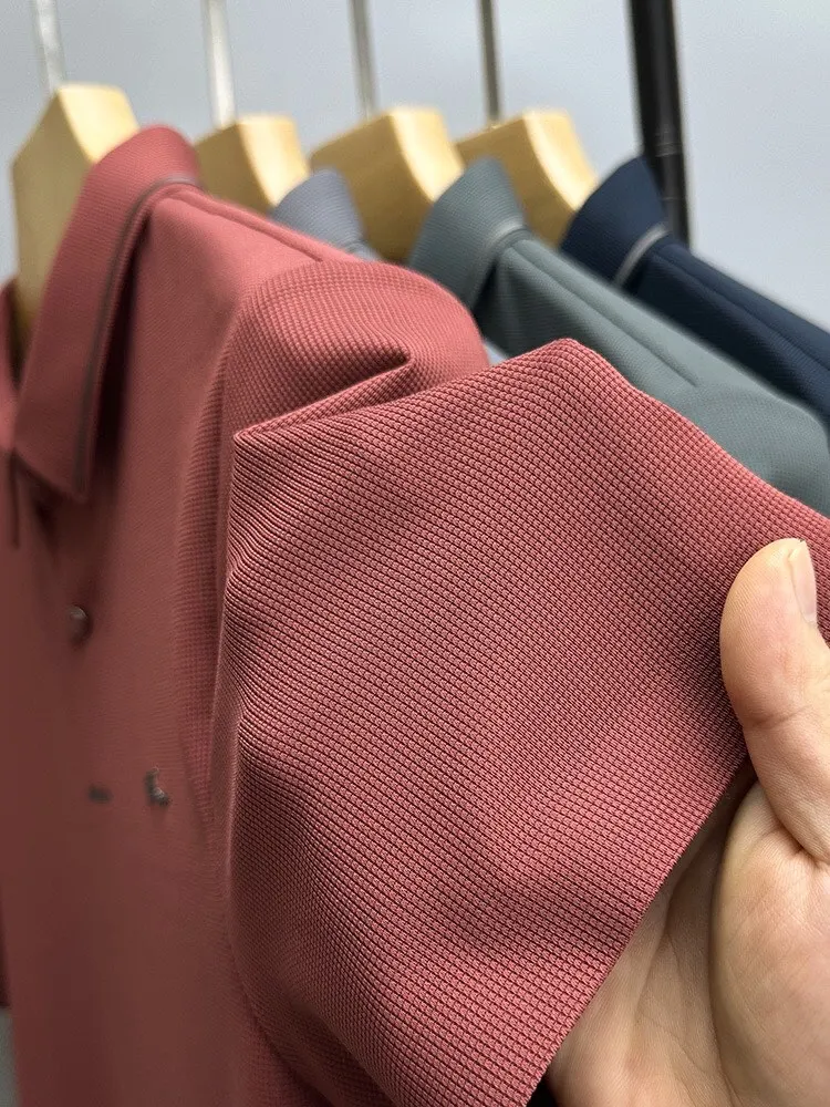 Luxury summer new ice silk polo traspirante da uomo manica corta high-end squisita lettera ricamo casual risvolto t-shirt