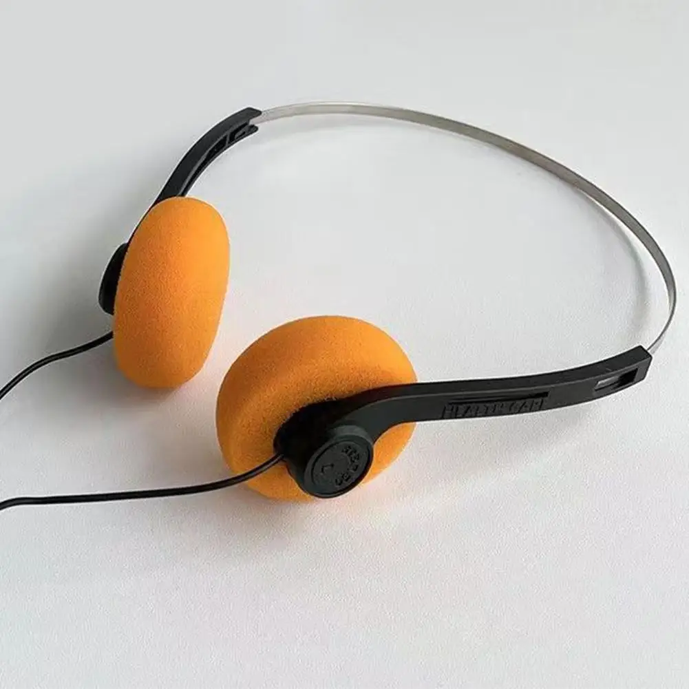 Cuffie con ferretto musica Mp3 Walkman sentimenti retrò cuffie portatili cablate piccole oggetti di scena per foto di moda sportiva