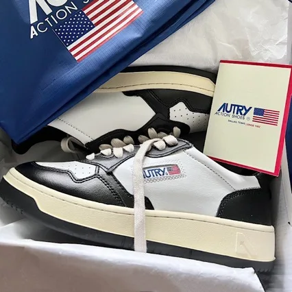 New hot-selling men's and women's autry white shoes splicing casual sneakers retro round-toed lace-up niche casual sports shoes